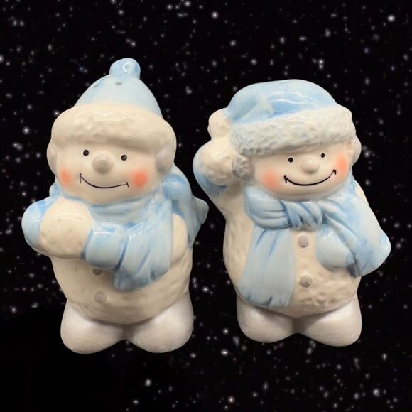 Ceramic Salt and Pepper Shaker Set 2 pcs Christmas Snowman Wearing Clothes 4”T - Picture 1 of 8